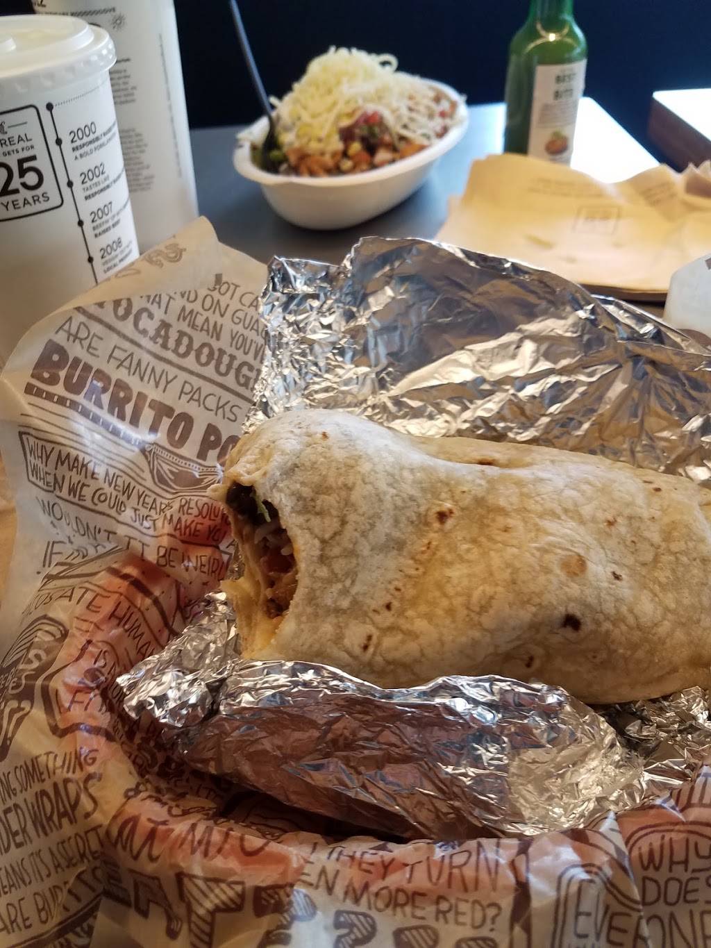 Chipotle Mexican Grill | restaurant | 1701 Cumberland Ave, Knoxville, TN 37916, USA | 8655250585 OR +1 865-525-0585