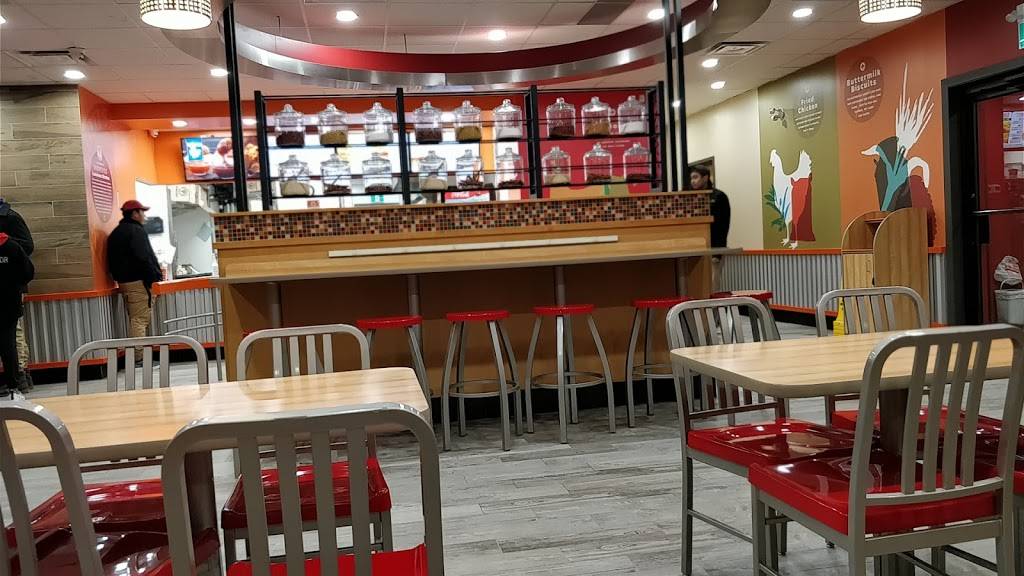 Popeyes Louisiana Kitchen | meal takeaway | 2854 Howard Ave, Windsor, ON N8X 3Y5, Canada | 5192506886 OR +1 519-250-6886