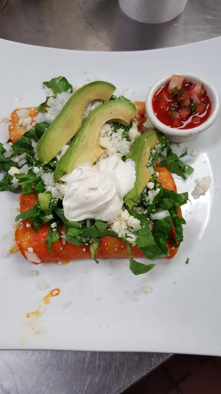 La Esmeralda Mexican and Seafood Restaurant | restaurant | 27600 Bouquet Canyon Rd #100, Santa Clarita, CA 91350, USA | 6614308131 OR +1 661-430-8131