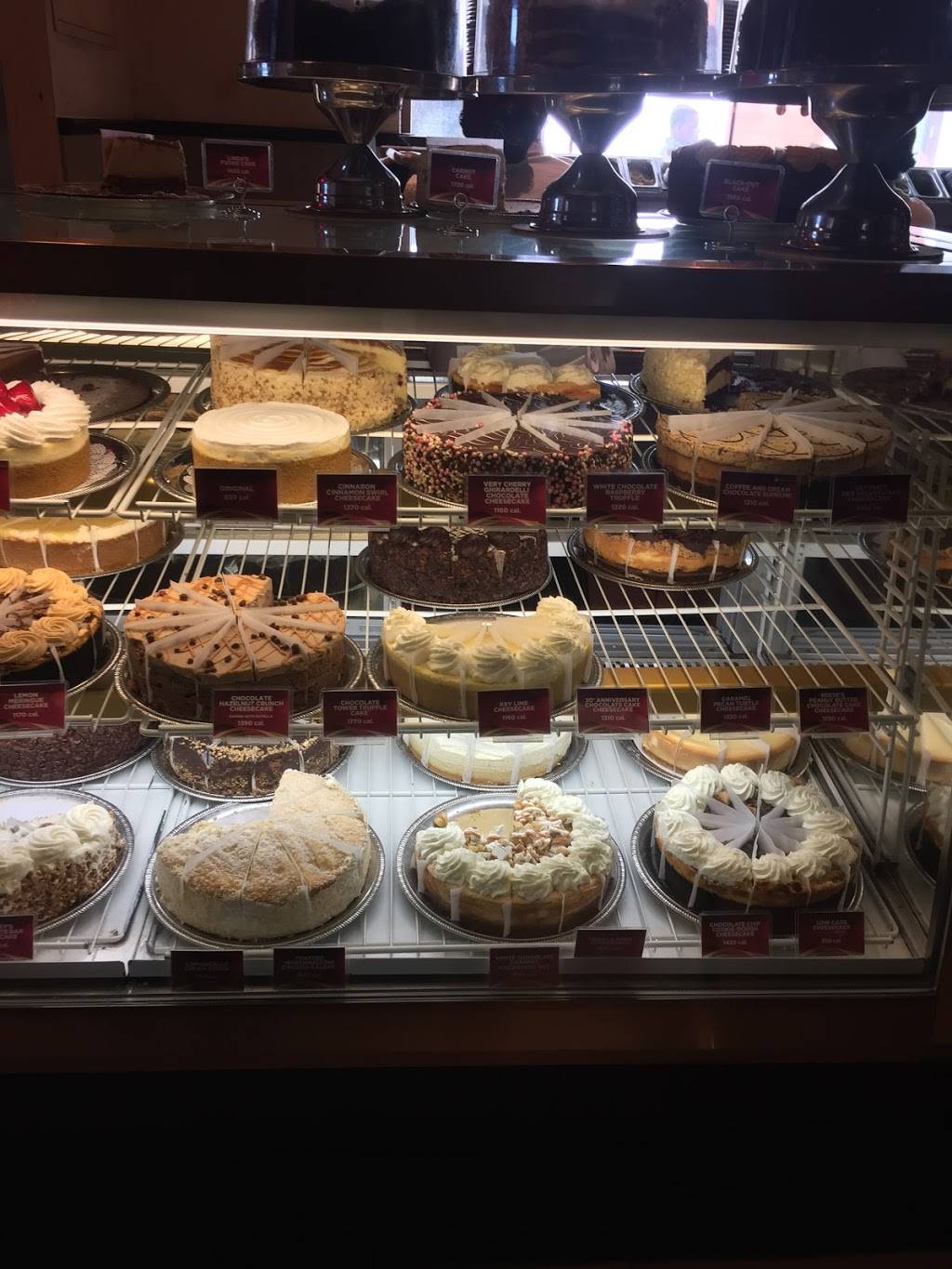The Cheesecake Factory | restaurant | The Fashion Mall, 8701 Keystone Crossing, Indianapolis, IN 46240, USA | 3175660100 OR +1 317-566-0100