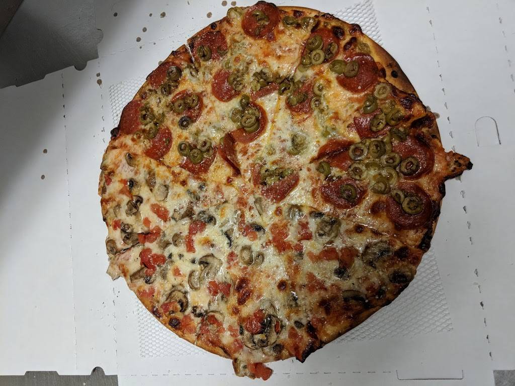 Mamma Lillas Pizza | meal delivery | 604 County Rd X, Clinton, WI 53525, USA | 6086764747 OR +1 608-676-4747