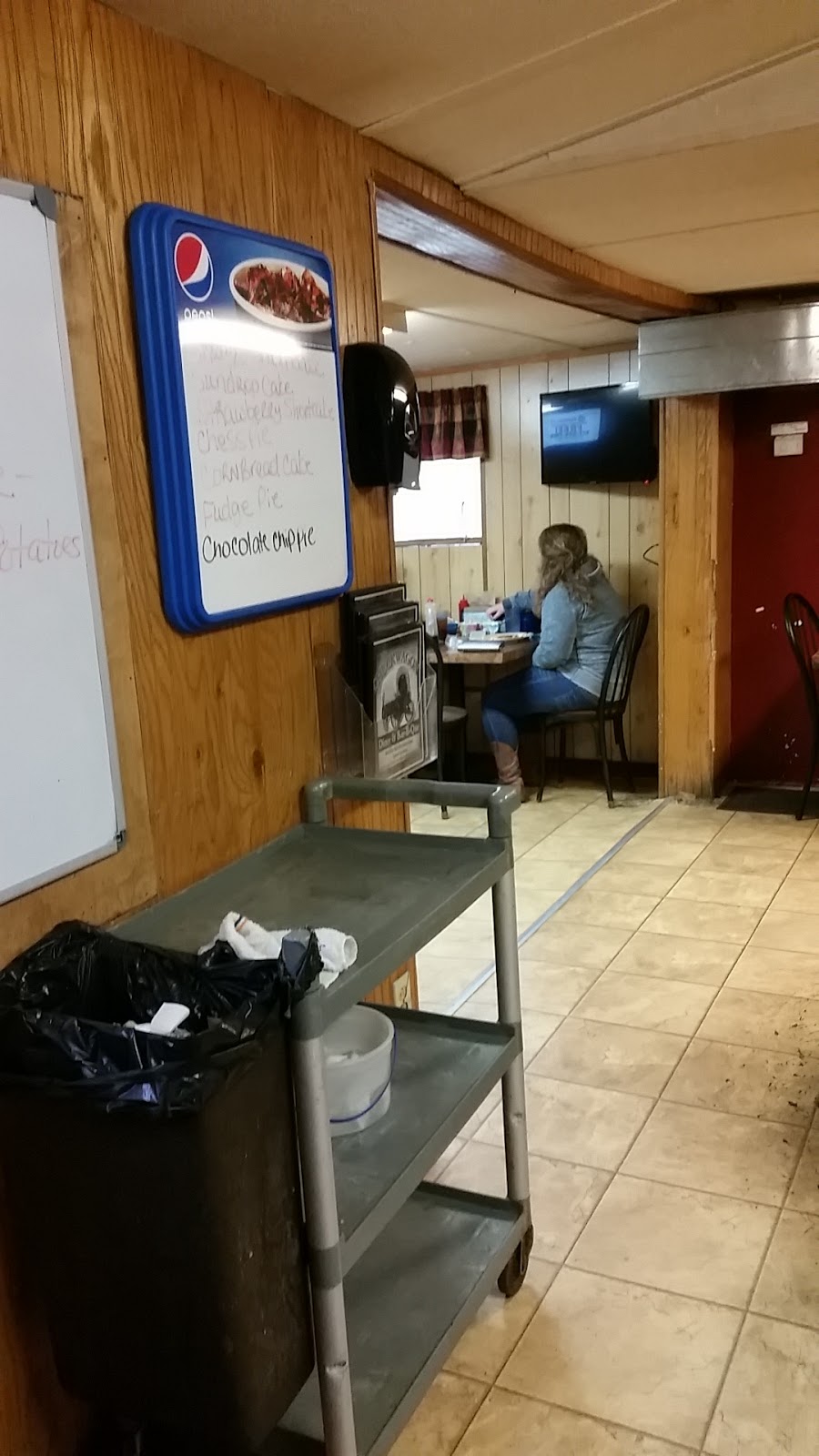 Chuck Wagon BBQ & Catering | restaurant | 702 Norris St, Fayetteville, TN 37334, USA | 9314339196 OR +1 931-433-9196