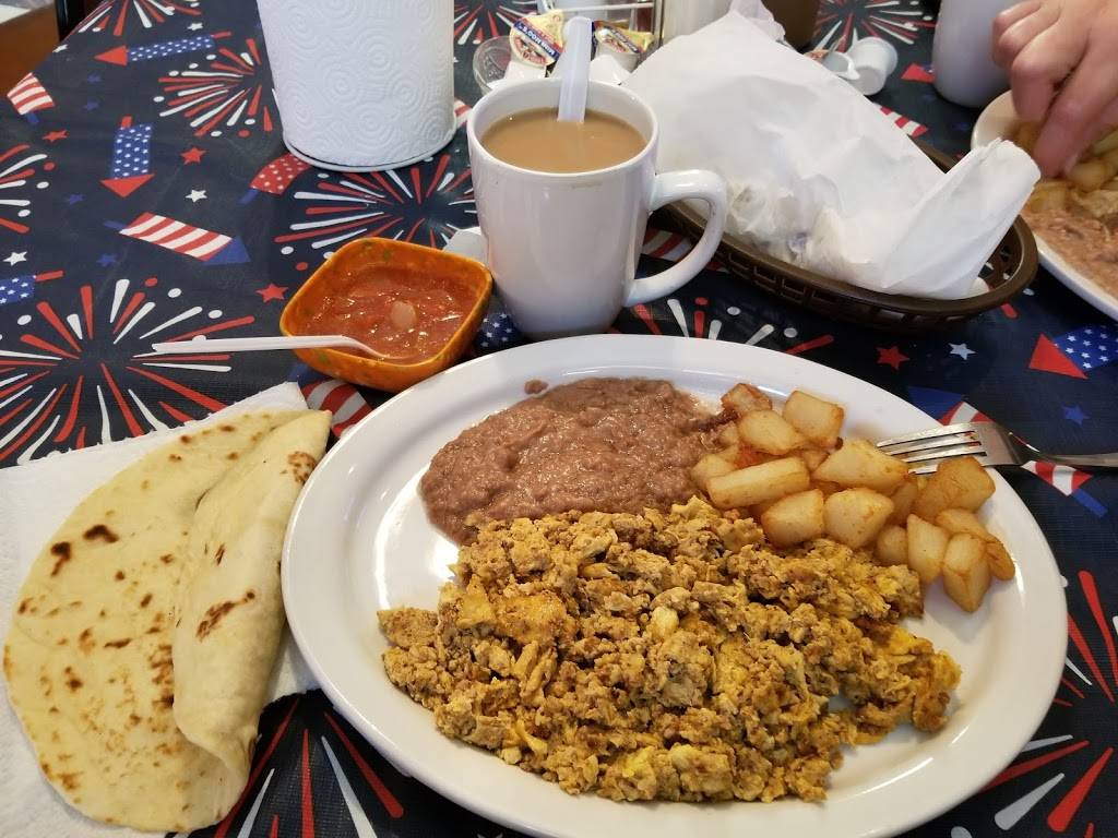 Chachos Tacos | restaurant | 3700 Ayers St, Corpus Christi, TX 78415, USA | 3618887378 OR +1 361-888-7378