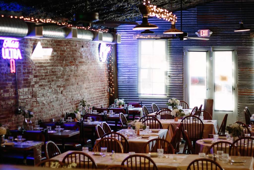 Burton Roadhouse | restaurant | 518 N Railroad St, Burton, TX 77835, USA | 9792890013 OR +1 979-289-0013