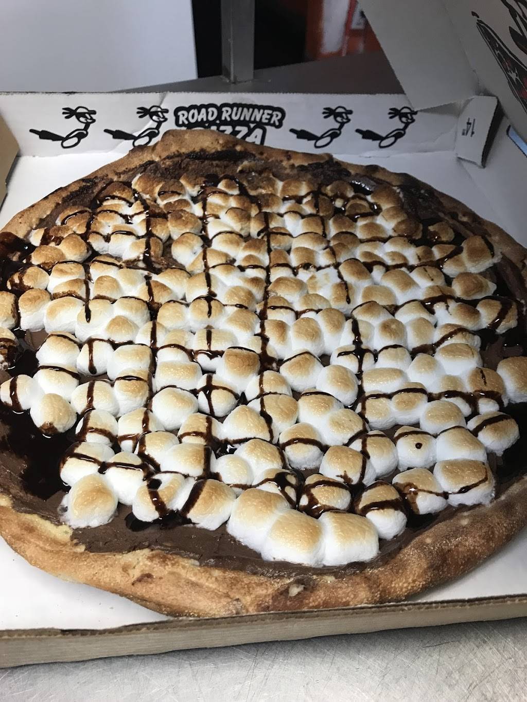 Road Runner Pizza | restaurant | 5300 Doniphan Dr #24, El Paso, TX 79932, USA | 9155813090 OR +1 915-581-3090