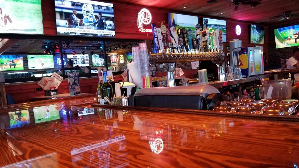 Bubbas 33 | restaurant | 1725 Debaun Ave, Chesapeake, VA 23320, USA | 7574474242 OR +1 757-447-4242