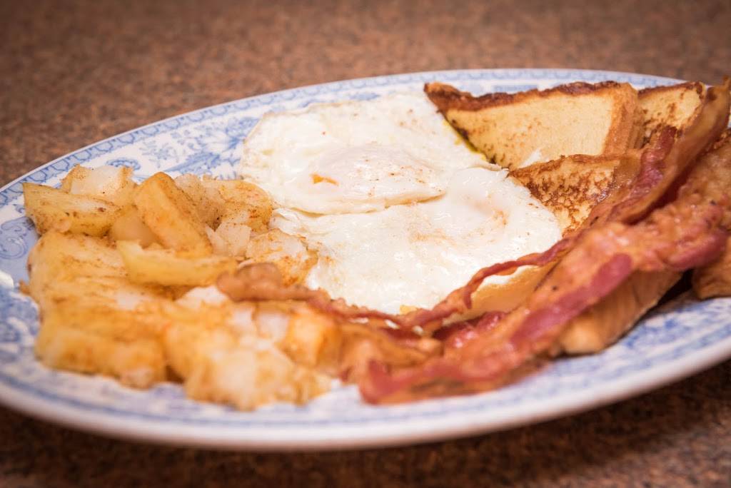 Meriden Road Diner | restaurant | 895 Meriden Rd, Waterbury, CT 06705, USA | 2035750537 OR +1 203-575-0537
