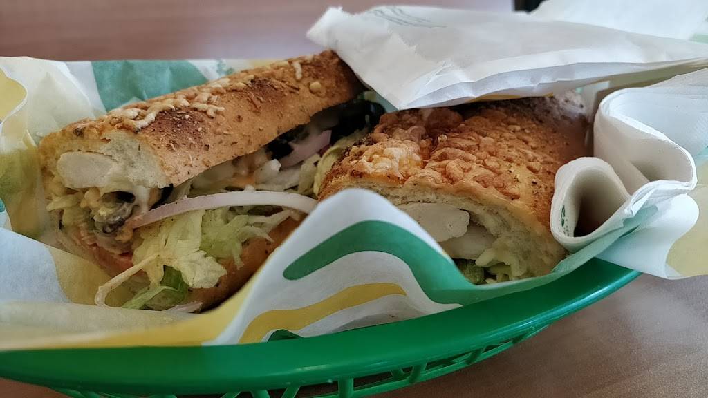 Subway | restaurant | 1019 Emerald Bay Rd, South Lake Tahoe, CA 96150, USA | 5305441102 OR +1 530-544-1102