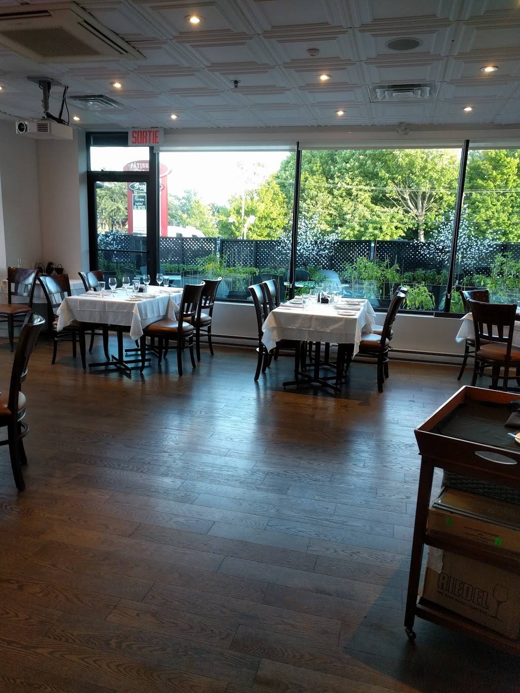 Restaurant Gualdieri | restaurant | 2016 Boulevard René-Laennec, Laval, QC H7M 4J8, Canada | 4506699759 OR +1 450-669-9759