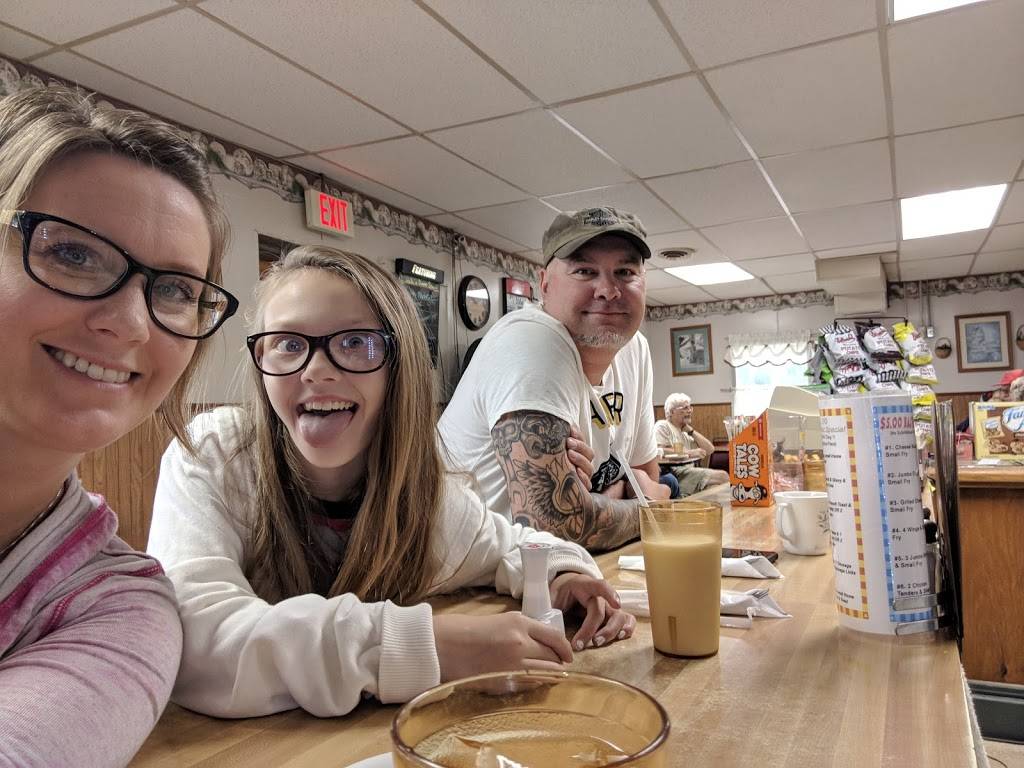 Carolyns Kitchen | restaurant | 1118 Old Lincoln Hwy, Bucyrus, OH 44820, USA | 4195623800 OR +1 419-562-3800