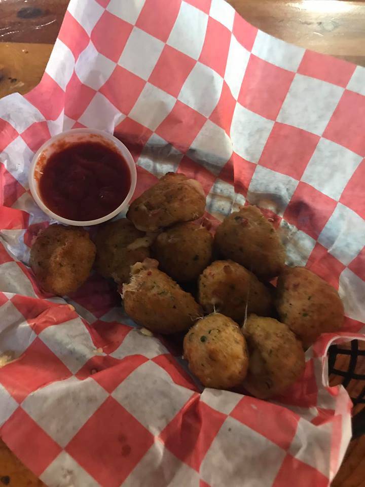 CAPZ Sports Bar & Grille | restaurant | 885 W Hunter St, Logan, OH 43138, USA | 7404009337 OR +1 740-400-9337