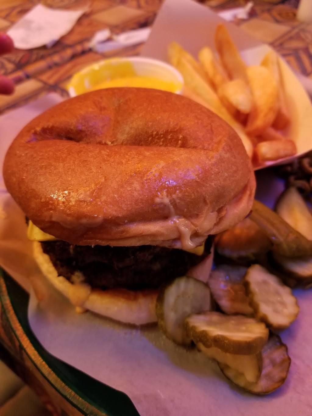 W W Cousins Restaurant | restaurant | 900 Dupont Rd, Louisville, KY 40207, USA | 5028979684 OR +1 502-897-9684