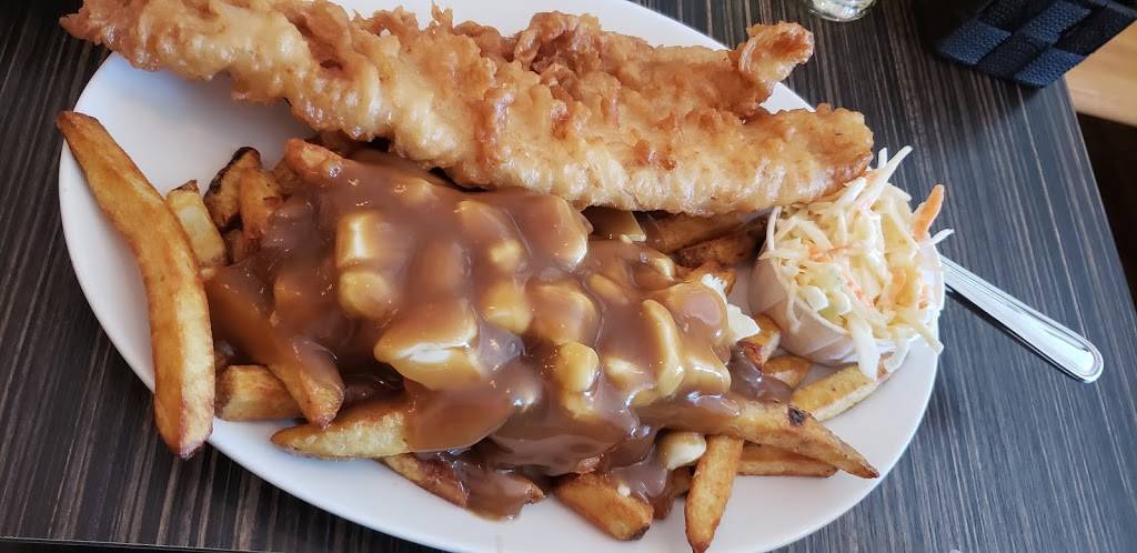 Fish & Sips | restaurant | 206 Hurontario St, Collingwood, ON L9Y 2M2, Canada | 7052937477 OR +1 705-293-7477