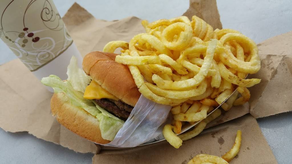 Skips Snack Bar | meal takeaway | 92 E Main St, Merrimac, MA 01860, USA | 9783468686 OR +1 978-346-8686