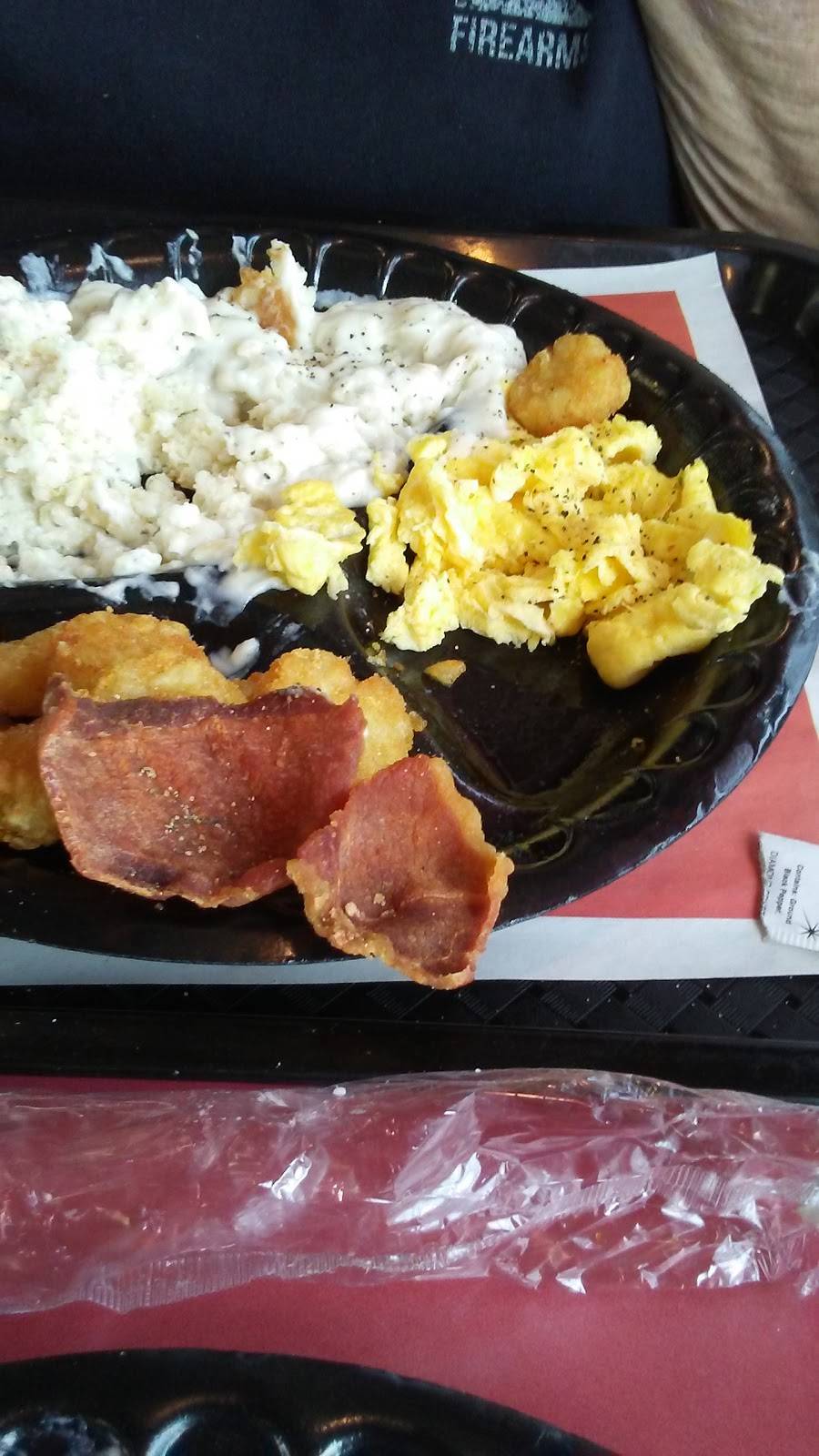 Hardees | restaurant | 13689 US-29, Chatham, VA 24531, USA | 4344322707 OR +1 434-432-2707