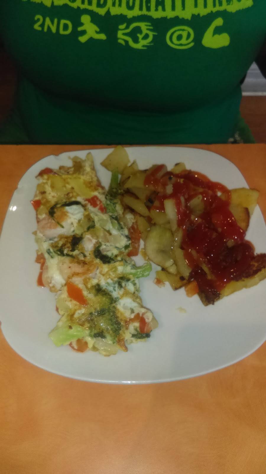 Ms Esthers Breakfast | restaurant | 6053 Ogontz Ave, Philadelphia, PA 19141, USA | 2155483725 OR +1 215-548-3725