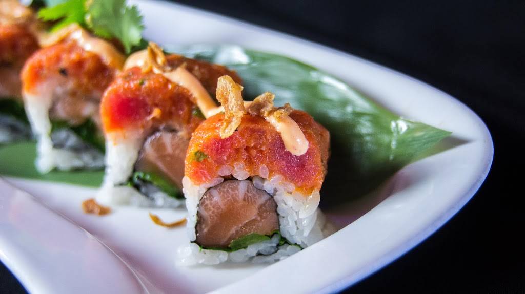 Sushi Mango | restaurant | 9579 S University Blvd #150, Highlands Ranch, CO 80126, USA | 7203480773 OR +1 720-348-0773