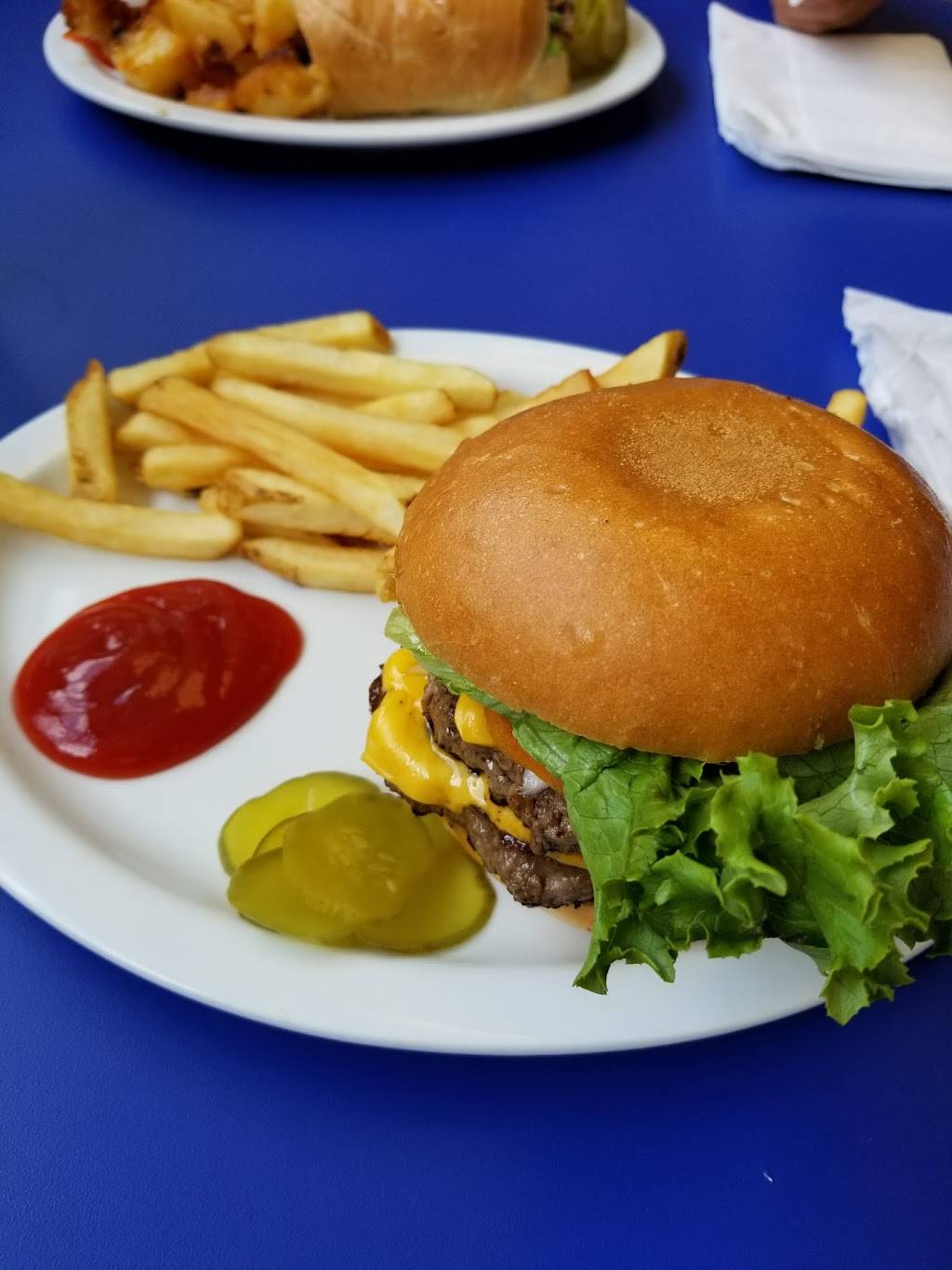 Bob & Ediths Diner | restaurant | 5918 N Kings Hwy, Alexandria, VA 22303, USA | 7033733284 OR +1 703-373-3284