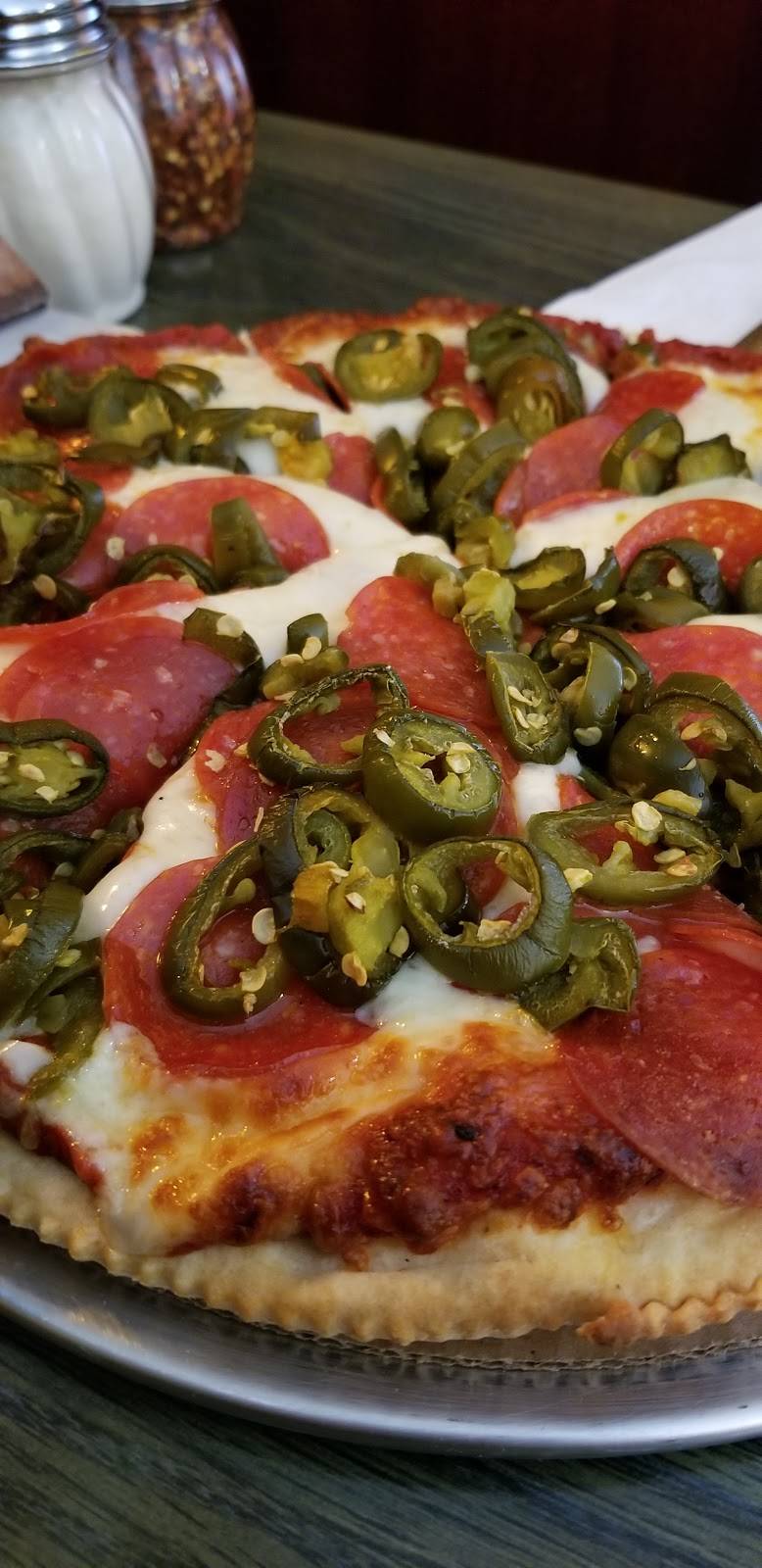 Ratch & Debs Pizza | restaurant | 720 Merritt Ave # A, Oshkosh, WI 54901, USA | 9202352273 OR +1 920-235-2273