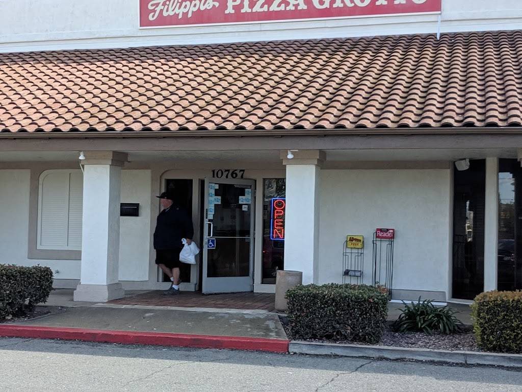 Filippis Pizza Grotto Santee | restaurant | 10767 Woodside Ave, Santee, CA 92071, USA | 6195627878 OR +1 619-562-7878