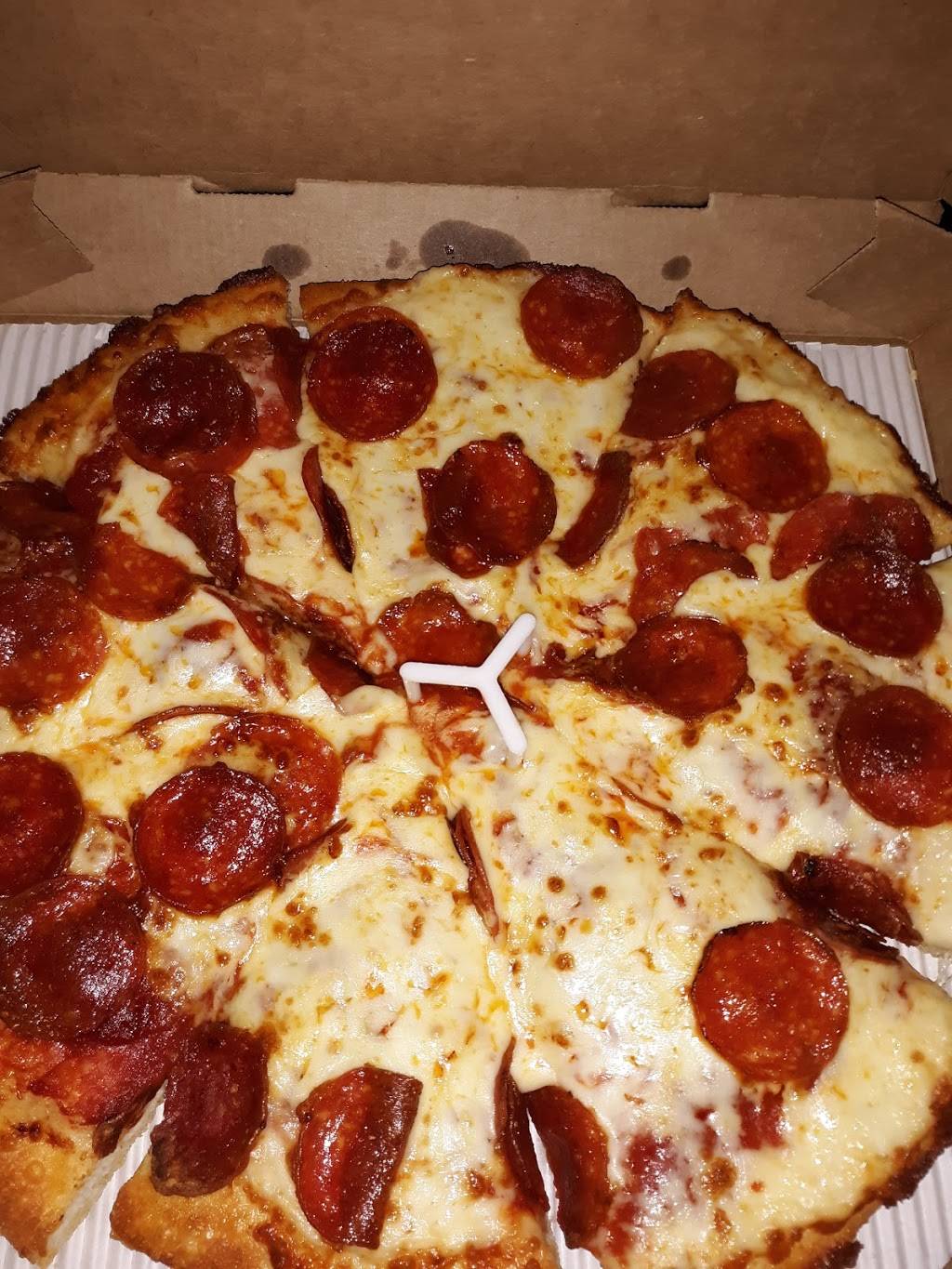 Pizza Hut | restaurant | 550 8th Ave, Monroe, WI 53566, USA | 6083253001 OR +1 608-325-3001