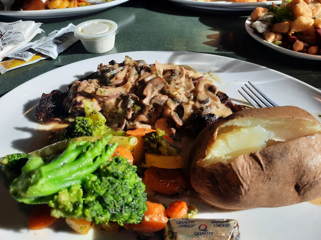 House of Howonquet Restaurant | restaurant | 350 N Indian Rd, Smith River, CA 95567, USA | 7074877777 OR +1 707-487-7777