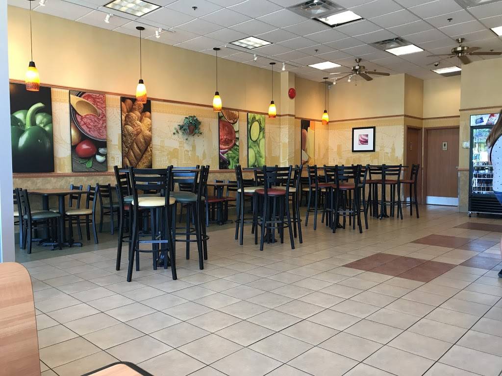 Subway | restaurant | 1402 Chemin de Saint-Jean, La Prairie, QC J5R 2L7, Canada | 4506597185 OR +1 450-659-7185