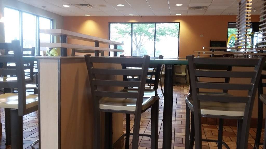 McDonalds | cafe | 205 Back River Neck Rd, Baltimore, MD 21221, USA | 4106871133 OR +1 410-687-1133