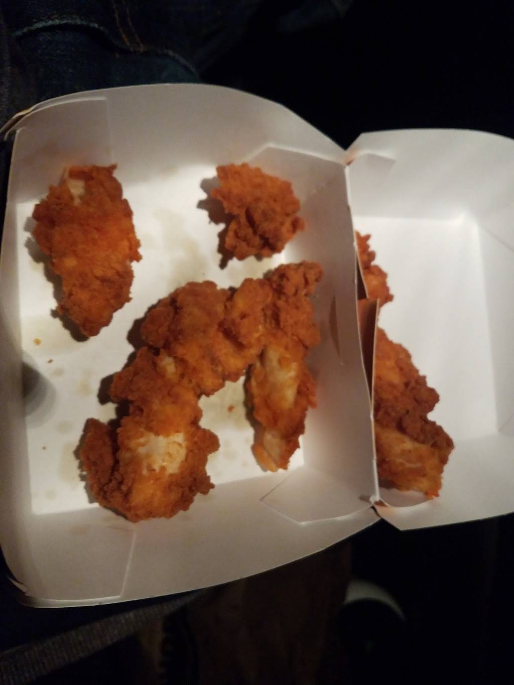 Carls Jr. / Green Burrito | restaurant | 3610 S Riverside Ave, Bloomington, CA 92316, USA | 9518245199 OR +1 951-824-5199