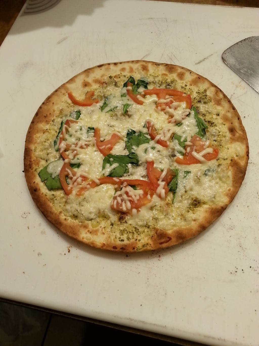 The Hawks Nest | restaurant | 200 Bloomfield Ave, West Hartford, CT 06117, USA | 8607684033 OR +1 860-768-4033