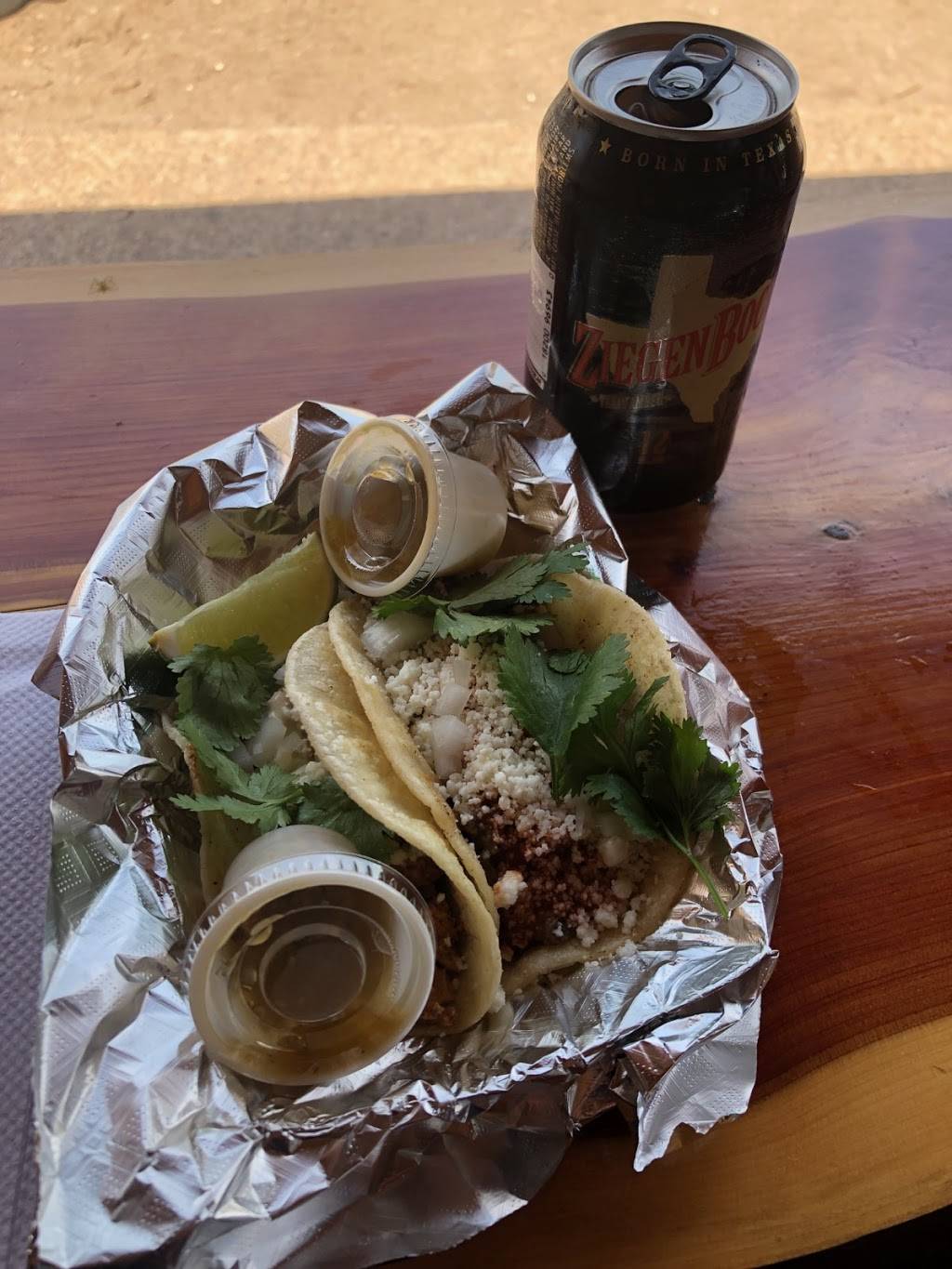 Small Mountain Street Tacos | restaurant | 172 E Lake Dr, Medicine Park, OK 73557, USA | 5805745374 OR +1 580-574-5374