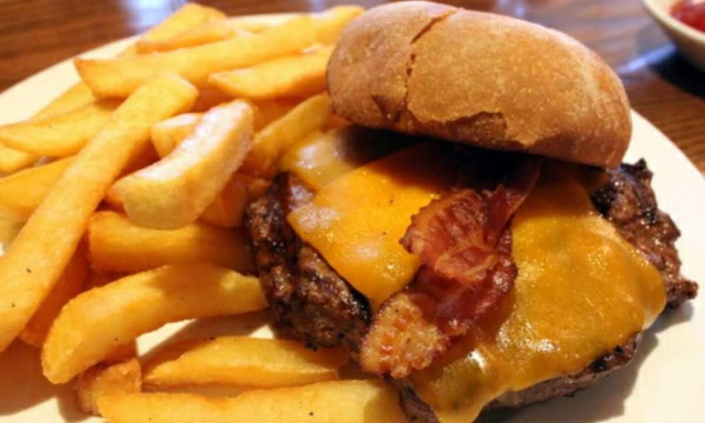 Chriss Pizzeria | restaurant | 786 Pawling Ave, Troy, NY 12180, USA | 5182836411 OR +1 518-283-6411