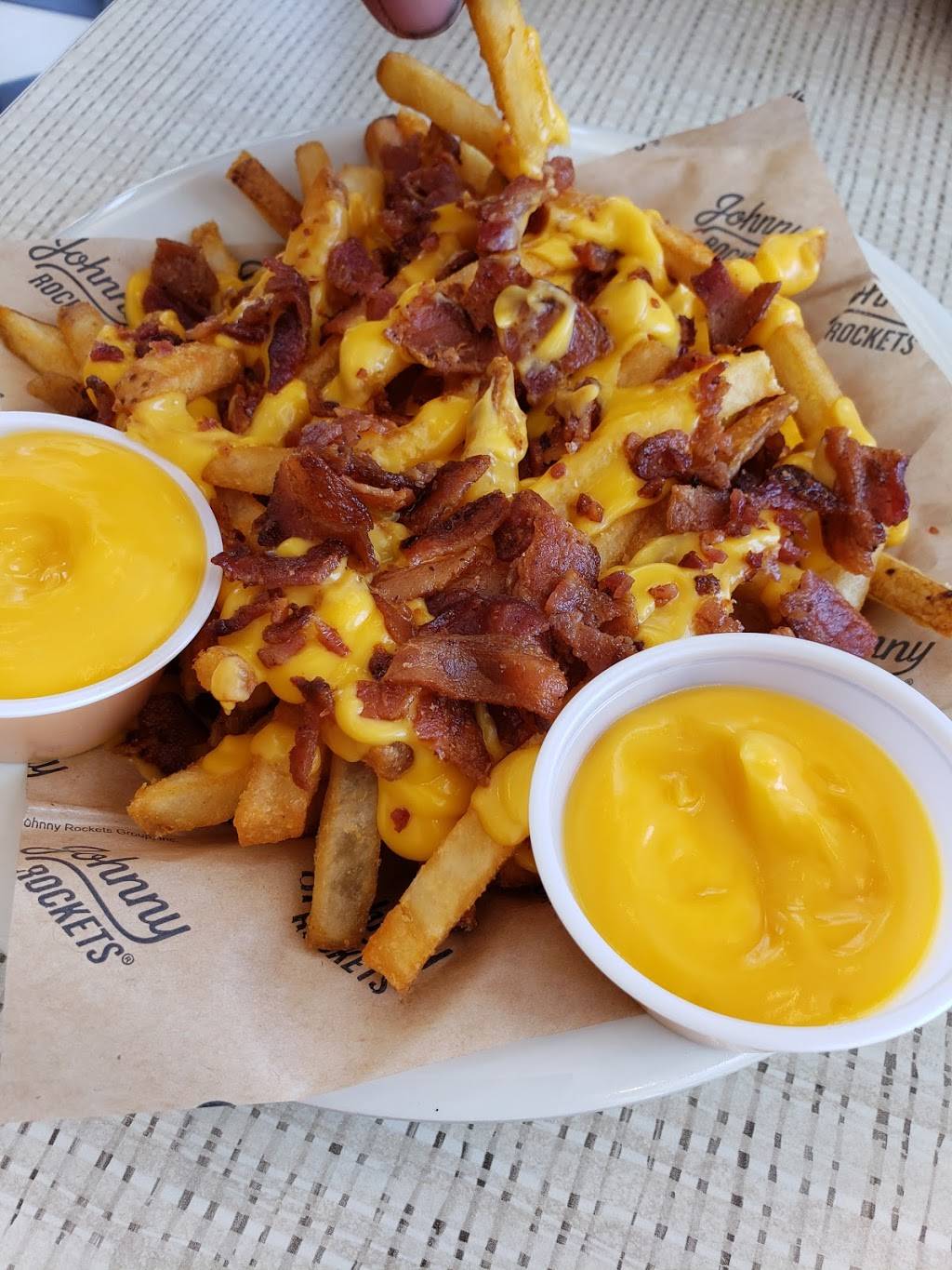 Johnny Rockets | restaurant | 200 Tanger Outlets Blvd #811, Pooler, GA 31322, USA | 9124503399 OR +1 912-450-3399