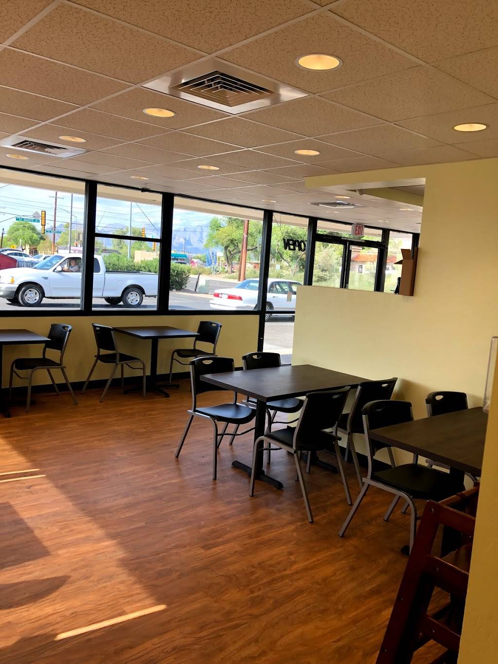 Buffalo Wings | restaurant | 485 N Grande Ave, Tucson, AZ 85745, USA | 5208822047 OR +1 520-882-2047