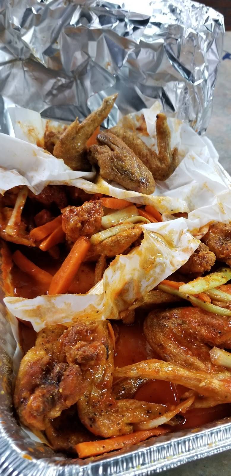 Hot Wings Express | restaurant | 1373 Thomas St, Memphis, TN 38107, USA | 9015441900 OR +1 901-544-1900