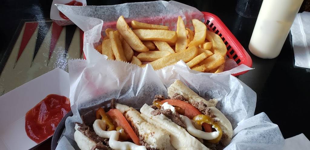 Charanns Tavern | restaurant | 6748 Memorial Hwy, Tampa, FL 33615, USA | 8138861199 OR +1 813-886-1199