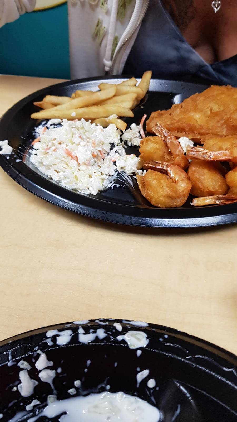 Long John Silvers | restaurant | 15891 OH-170, Calcutta, OH 43920, USA | 3303858216 OR +1 330-385-8216