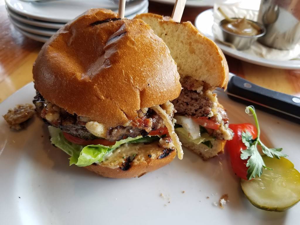 Simmzys | restaurant | 5271 E 2nd St, Long Beach, CA 90803, USA | 5624395590 OR +1 562-439-5590