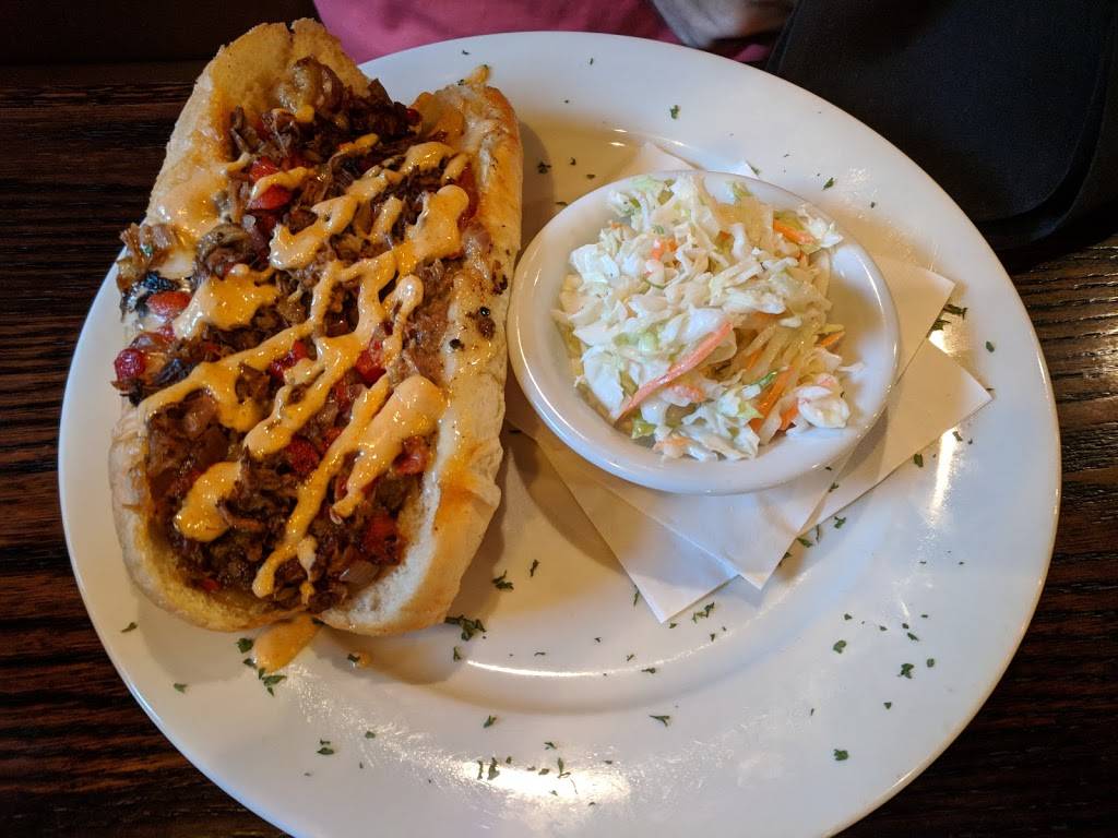 Crosstown Grille | restaurant | 620 Crosstown Drive, Peachtree City, GA 30269, USA | 6788331190 OR +1 678-833-1190