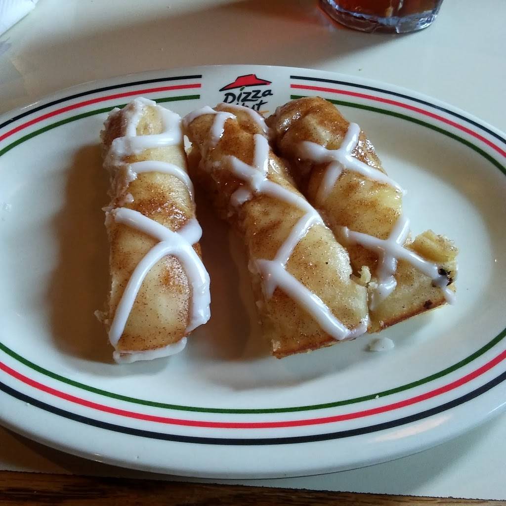 Pizza Hut | meal takeaway | 870 E Main St, Bedford, VA 24523, USA | 5405868243 OR +1 540-586-8243