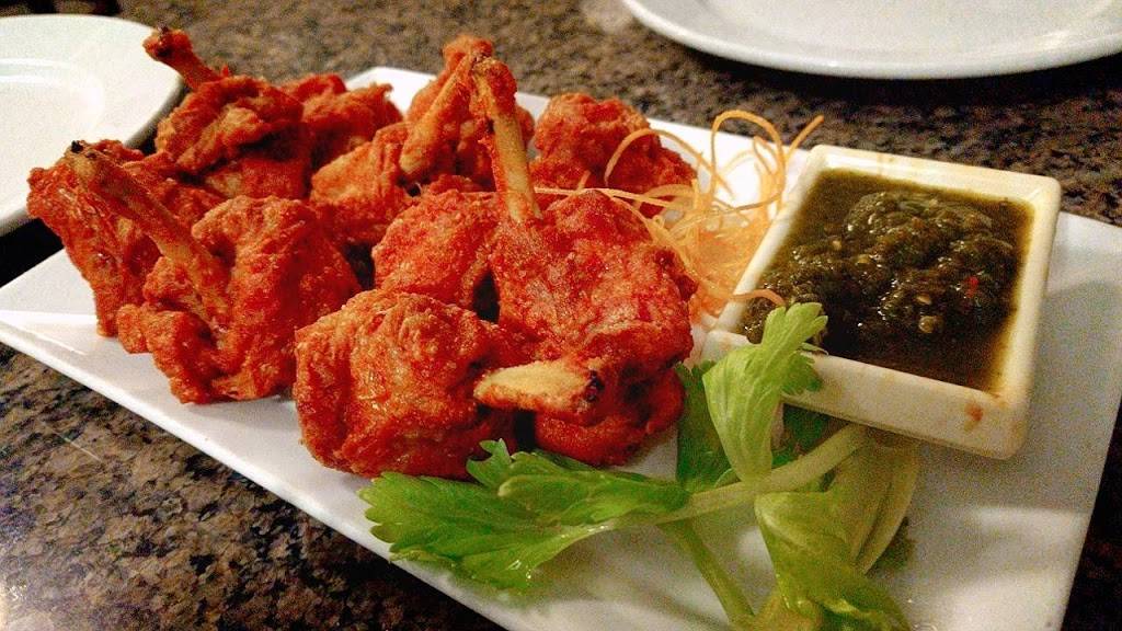 Asian Wok n Roll | restaurant | 2909 Derry Rd E, Mississauga, ON L4T 1A6, Canada | 9056718997 OR +1 905-671-8997