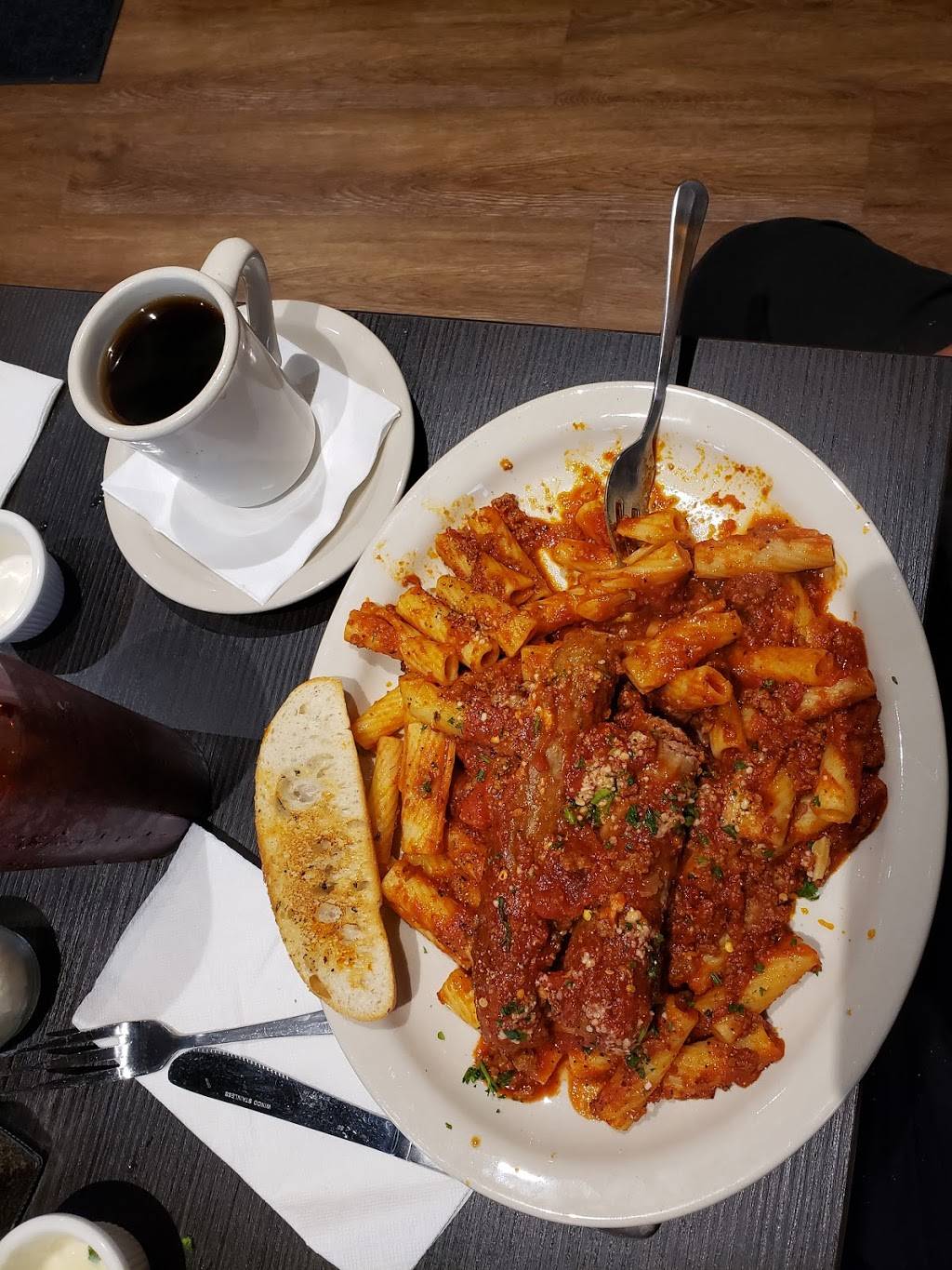 Salvatoris Auburn | restaurant | 170 Smaltz Way, Auburn, IN 46706, USA | 2603333507 OR +1 260-333-3507