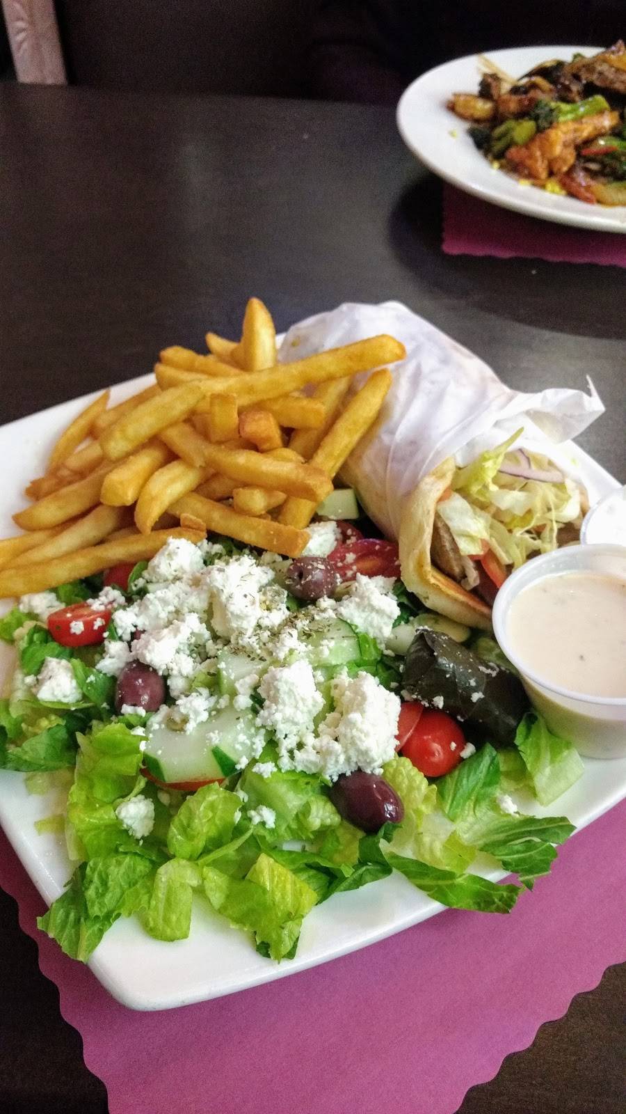 D lux Diner | restaurant | 14 Crystal Run Crossing, Wallkill, NY 12589, USA | 8456927577 OR +1 845-692-7577