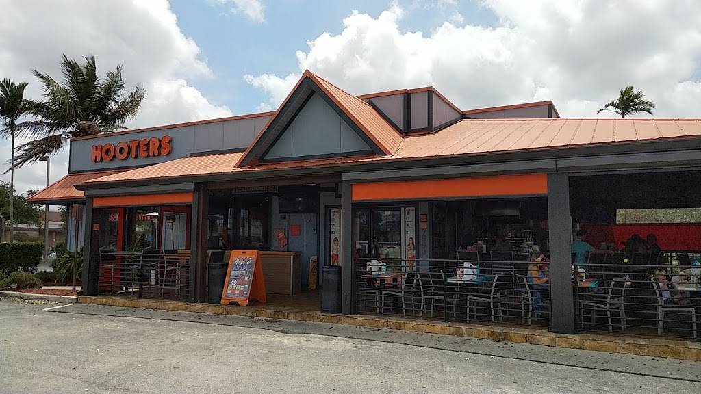 Hooters | meal takeaway | 7990 Pines Blvd, Pembroke Pines, FL 33024, USA | 9549626330 OR +1 954-962-6330