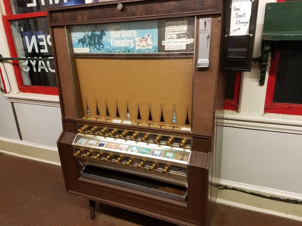 Texas Tavern | meal takeaway | 114 Church Ave SW, Roanoke, VA 24011, USA | 5403424825 OR +1 540-342-4825