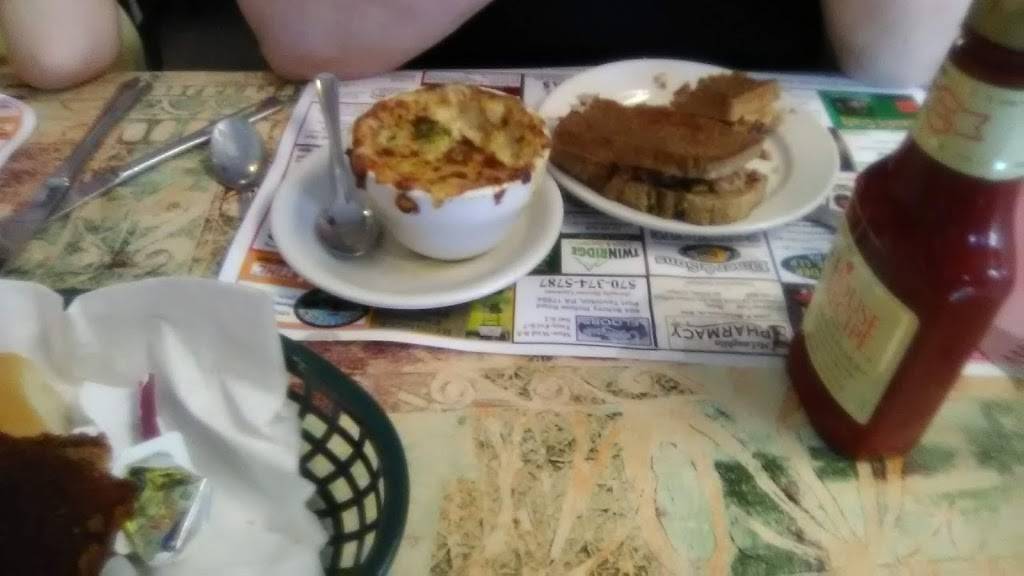 County Line Restaurant | restaurant | 14206 PA-35, Richfield, PA 17086, USA | 7176943535 OR +1 717-694-3535