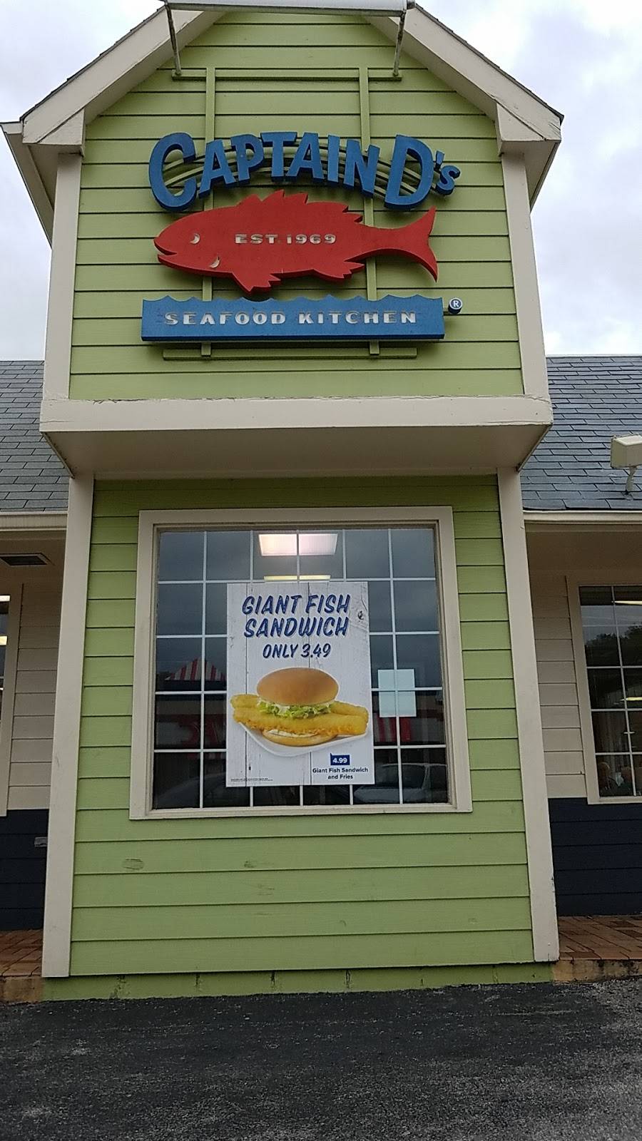 Captain Ds | restaurant | 35 Walters Pl, House Springs, MO 63051, USA | 6366713311 OR +1 636-671-3311