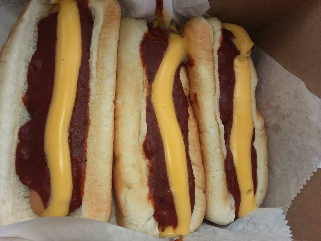 Dees Hot Dogs | restaurant | 51 Tarkiln Hill Rd, New Bedford, MA 02745, USA | 5089980584 OR +1 508-998-0584