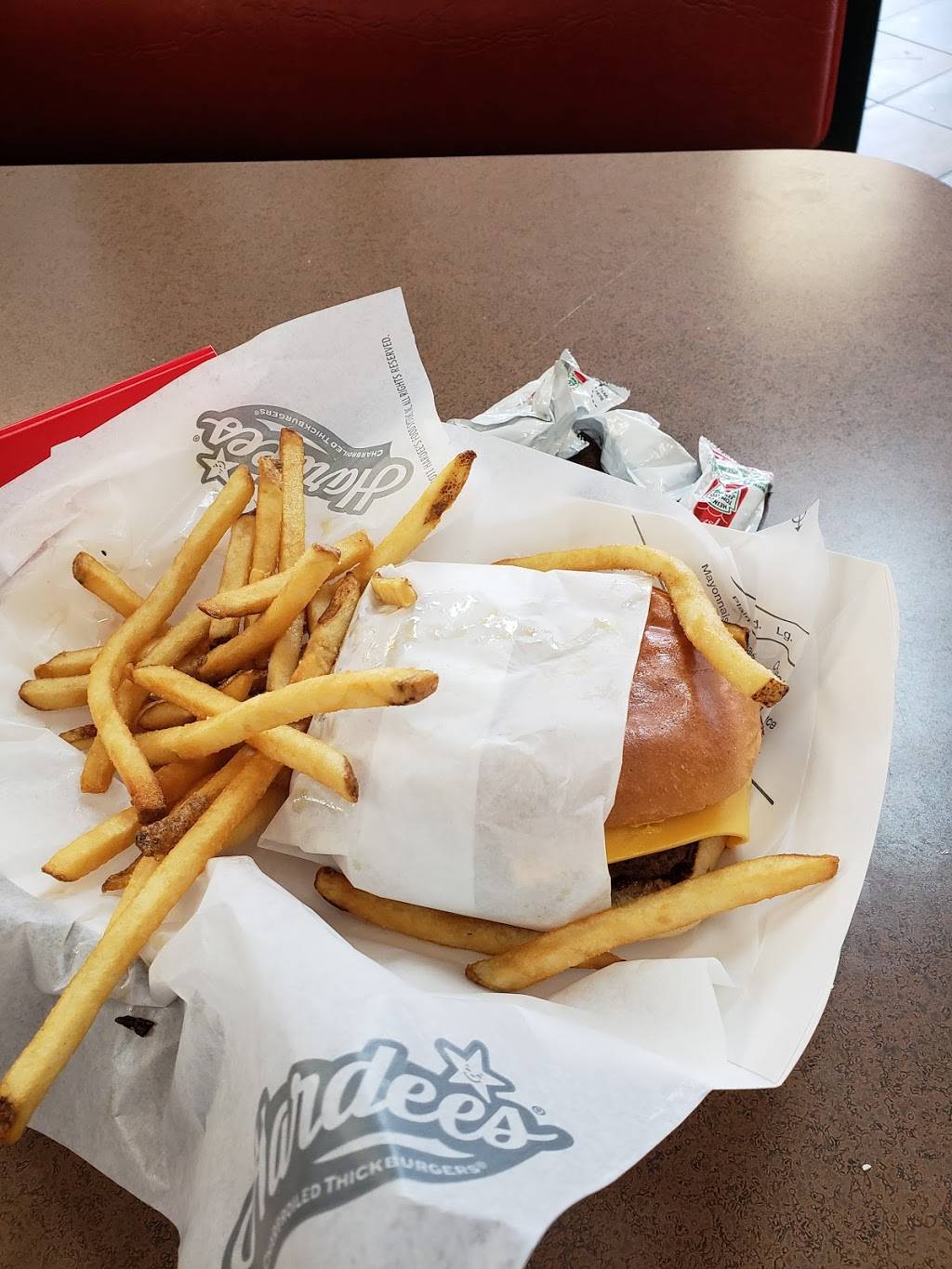 Hardees | restaurant | 1502 Glenn Blvd SW, Fort Payne, AL 35968, USA | 2568454706 OR +1 256-845-4706