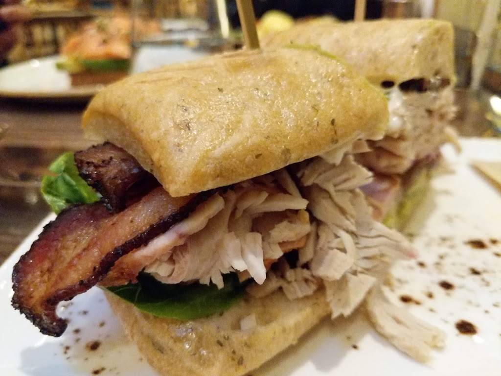 Dellas Kitchen | restaurant | 3940 Las Vegas Blvd S Delano, Las Vegas, NV 89119, USA | 7026329250 OR +1 702-632-9250